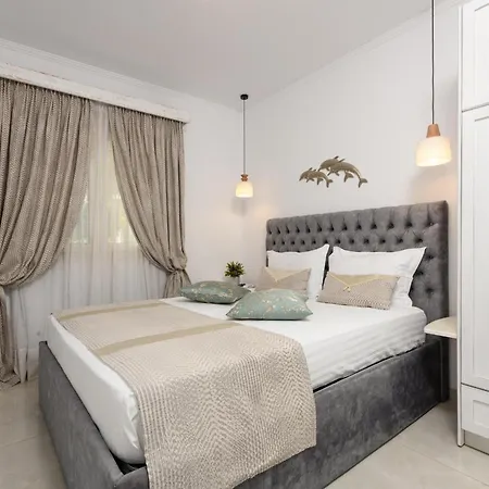 Niti * Chrysi Ammoudia